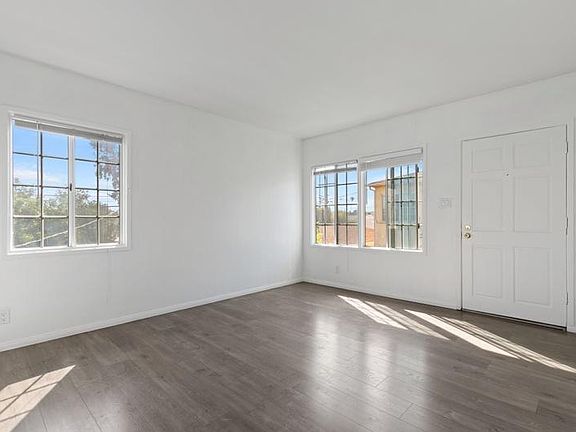 4th image of 2119 Stewart St