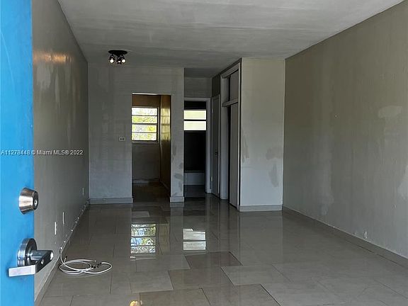 3rd image of 1685 Jefferson Ave APT 5
