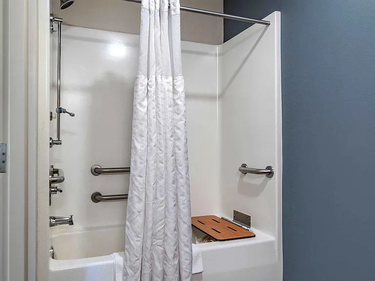 Studio Suite - 1 Queen Bed