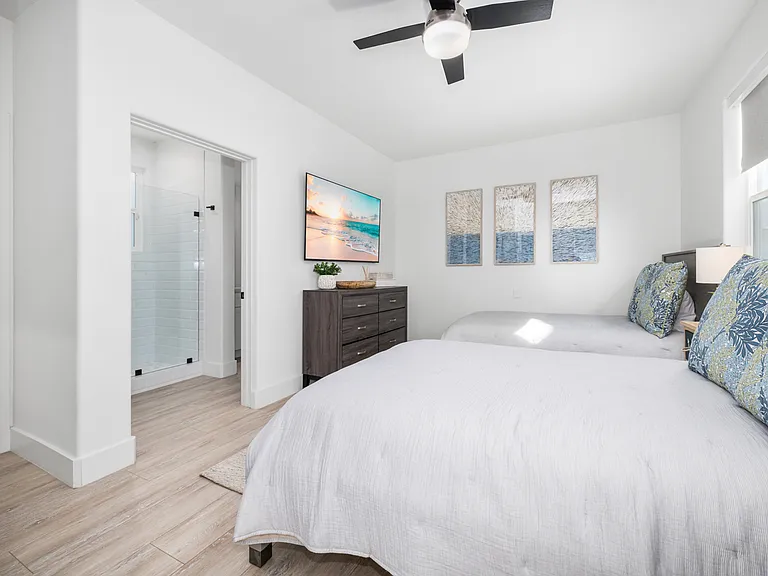 3008 1/2 W Balboa Blvd — Photo 39