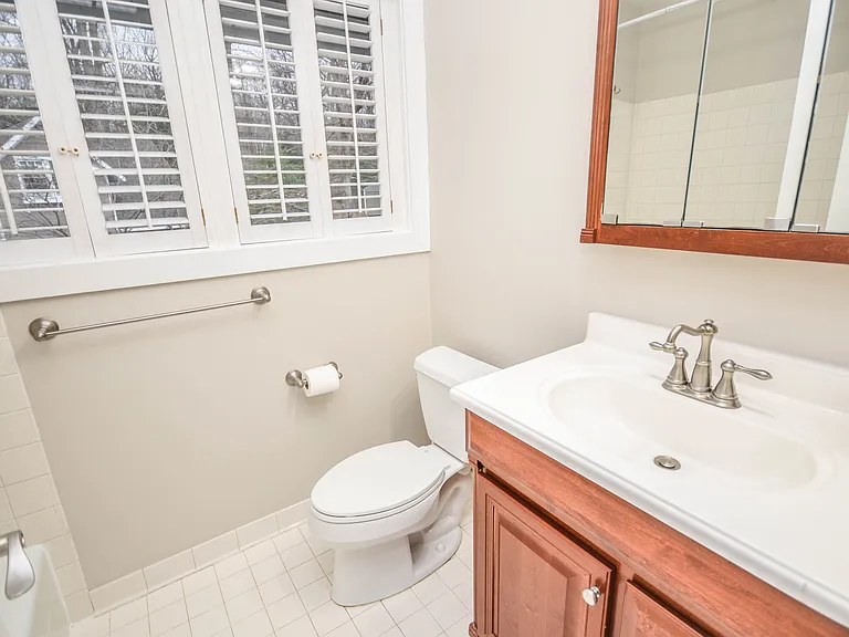 9108 Weant Dr — Photo 34
