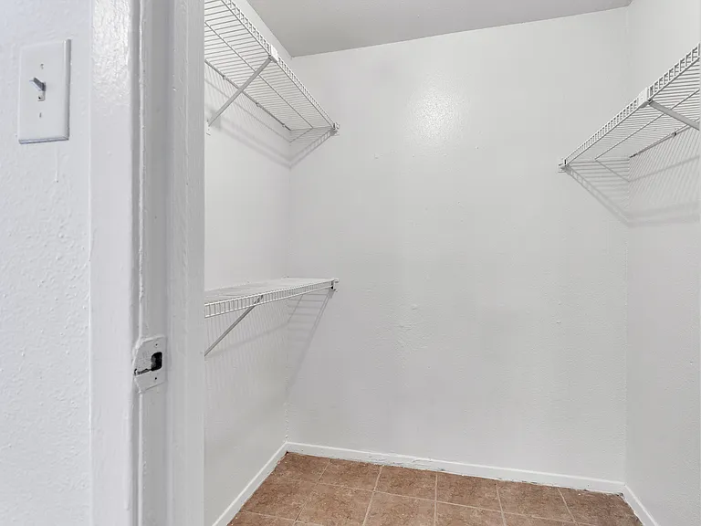 Villa Nueva Apartments — Photo 34