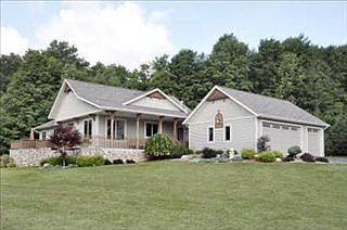 2nd image of 495 Bayview Ct