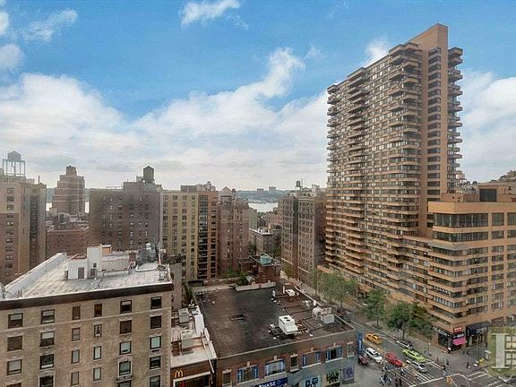 3rd image of 215 W 95th St APT 10A