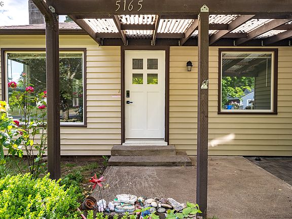 4th image of 5165 Chehalis Dr N