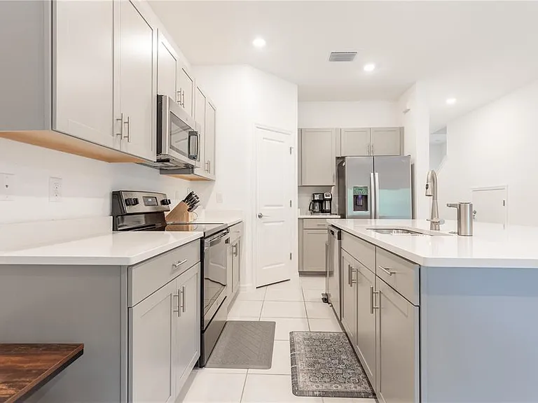 8473 Lunar Skye St — Photo 17