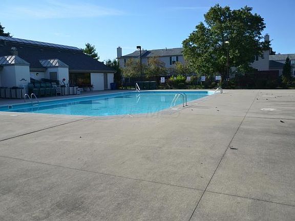 3rd image of 5688 Ashcroft Ln