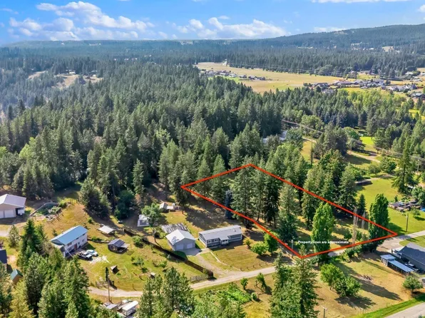 70 Appaloosa Rd, Moyie Springs, ID 83845