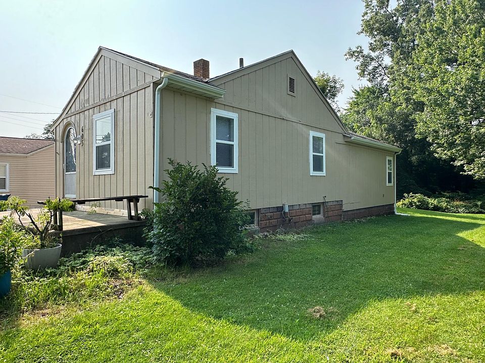 1st image of 605 W Berry Ave