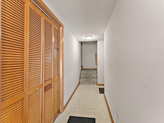 5th image of 21 River Bend Pl