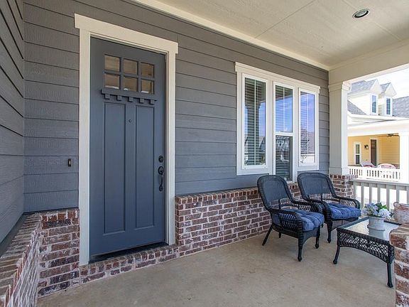 2nd image of 820 Mistletoe Dr