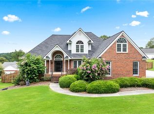 707 Overlook Dr, Winder, GA 30680