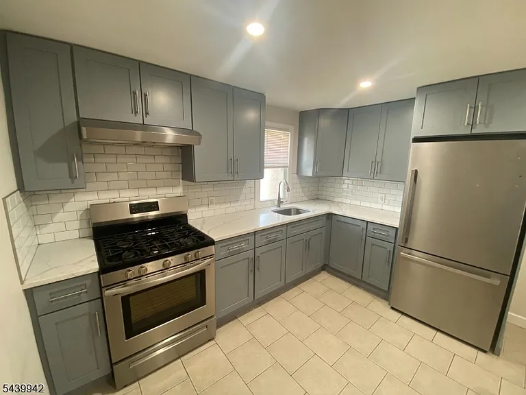 47 Emma Pl #2 — Photo 2