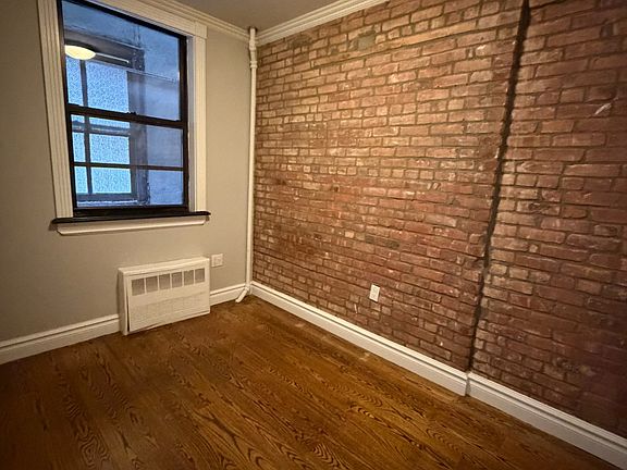 3rd image of 422 E 9th St APT 3