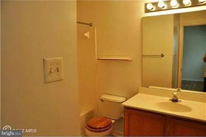 8719 Castlerock Ct — Photo 4