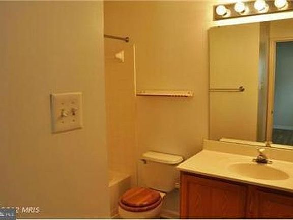 4th image of 8719 Castlerock Ct