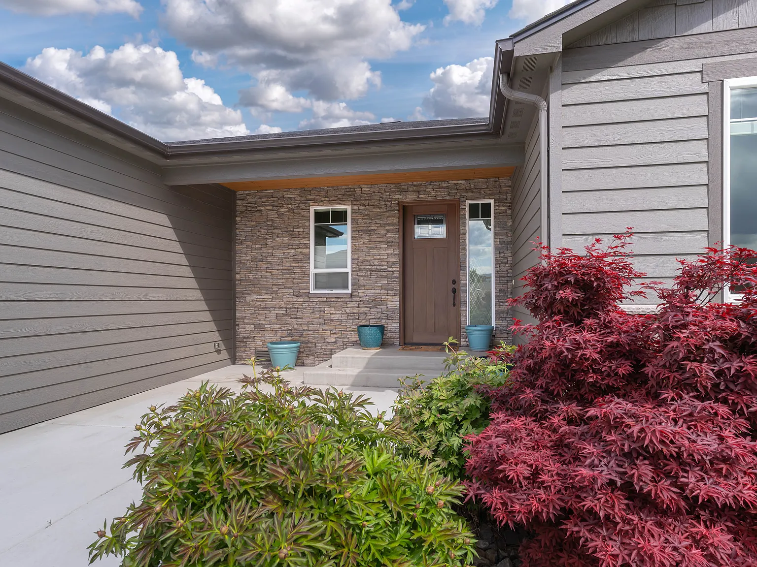 3 bed, 2.5 bath, 2168 sqft, $3,500 — Photo 2