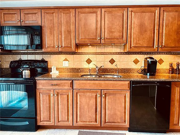 2nd image of 658 Windwood Dr