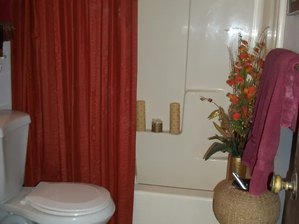 3911 Tree Bark Ln, Snellville, GA 30039