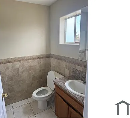 1276 W 39th St #2 — Photo 8