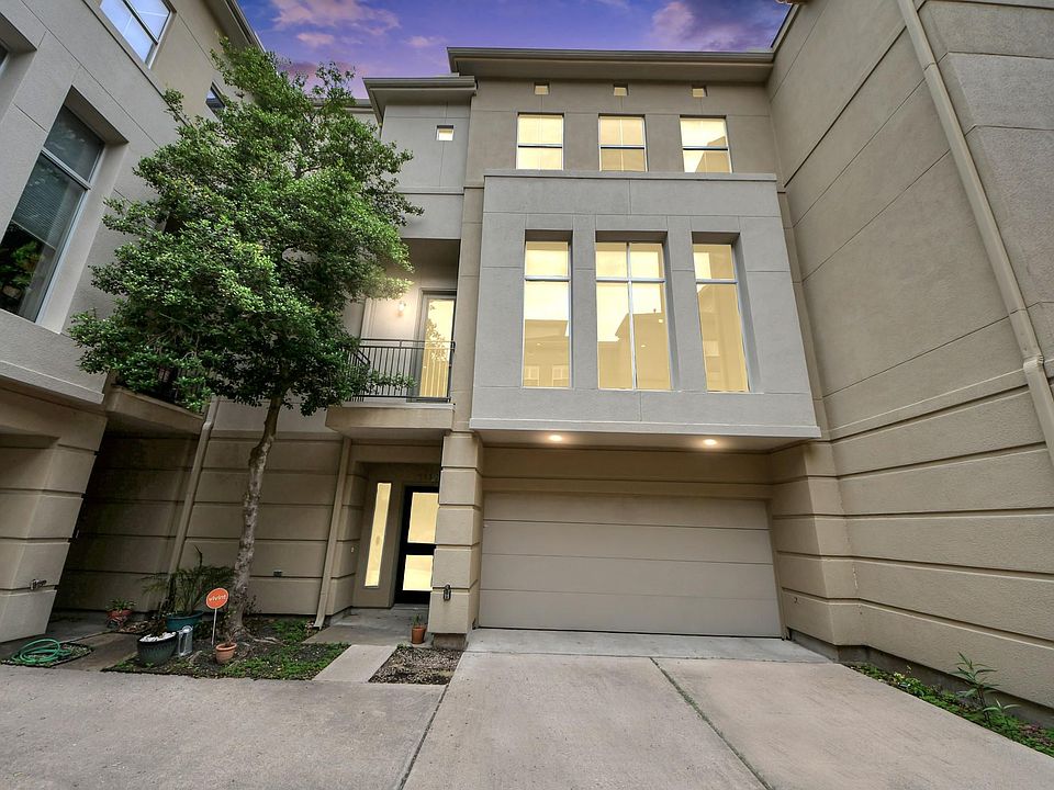 1st image of 1112 Columbus St #B