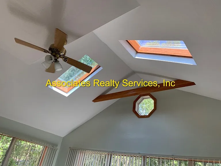 10335 NW 13th Ln — Photo 13