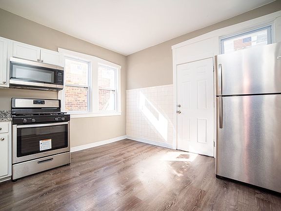 5th image of 1334 N Waller Ave