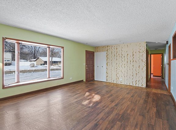 5th image of 355 Illinois Blvd