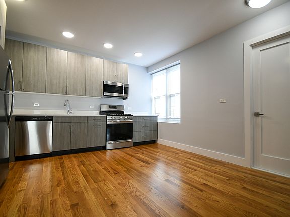 3rd image of 2101 Cedar Ave APT 4F
