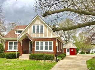 609 Dorris Ave, Mountain Grove, MO 65711