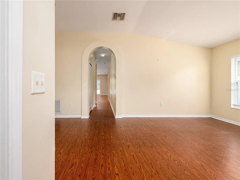3 bed, 2.0 bath, 1529 sqft, $1,950 — Photo 2