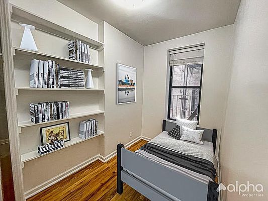 4th image of 169 E 101st St #4F