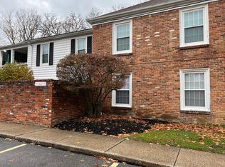 13 Charleston Sq UNIT C-18, Euclid, OH 44117