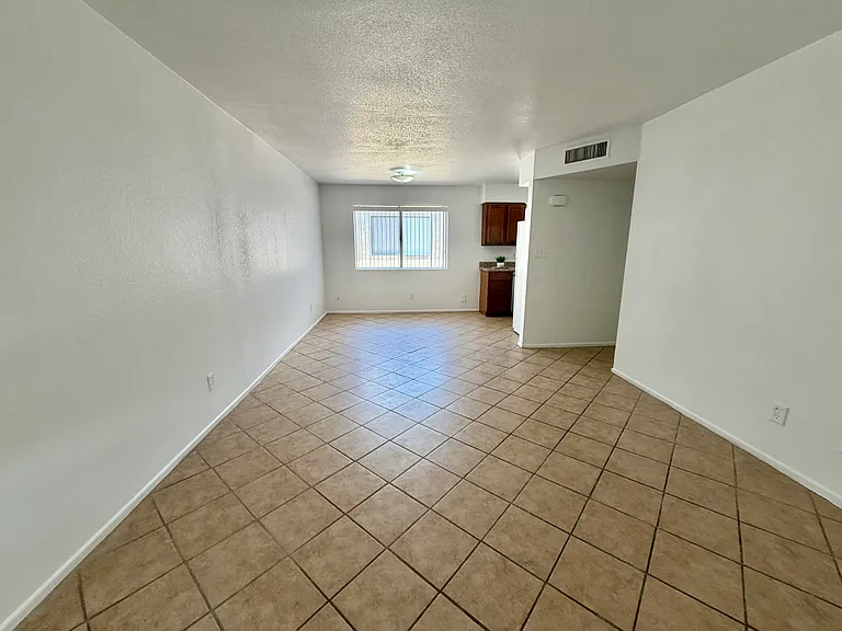 765 N Arrowhead Dr #2 — Photo 14