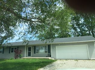 817 S Poplar St, Onarga, IL 60955