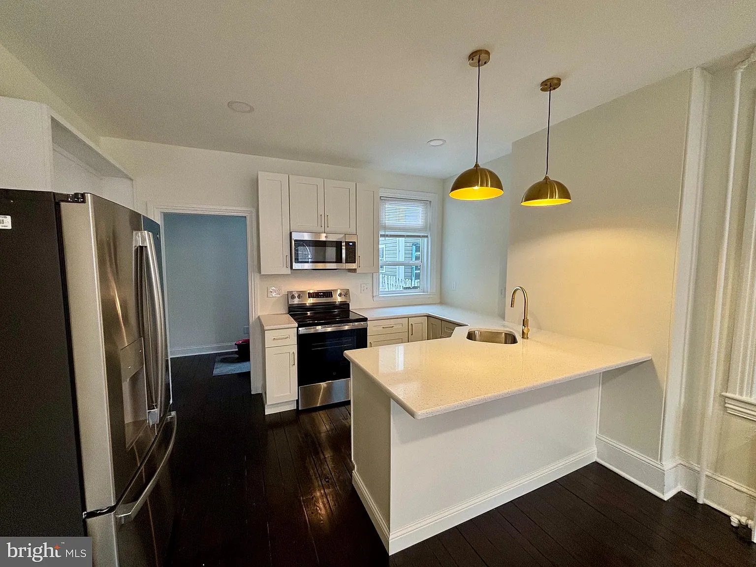 1 bed, 1000 sqft, $2,200 — Photo 2
