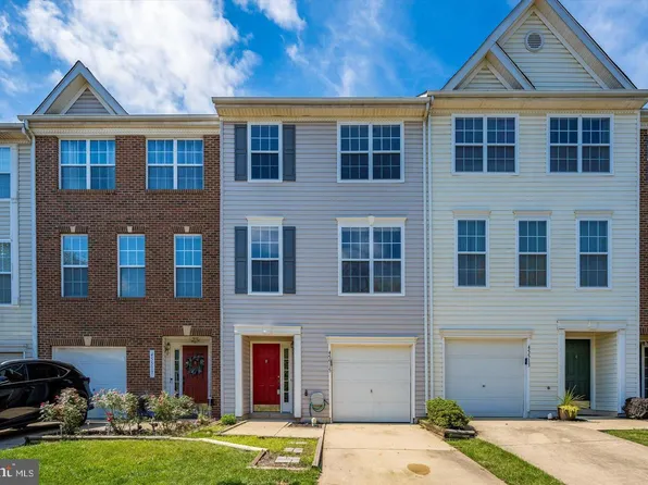 45515 Lakemont Sq, Sterling, VA 20165