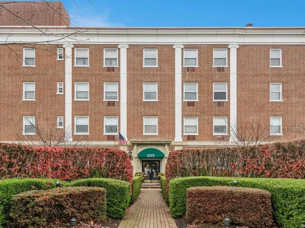 223 Seventh Street #3L, Garden City, NY 11530