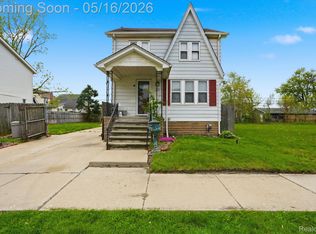 221 Bondie St, Wyandotte, MI 48192