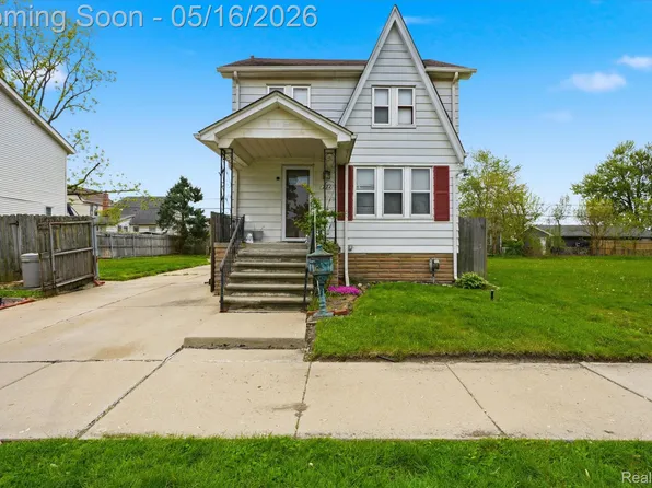 221 Bondie St, Wyandotte, MI 48192