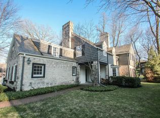 407 E Apple Tree Rd, Fox Pt, WI 53217