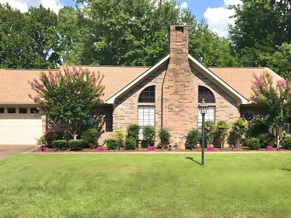 1st image of 308 Jenny Lind Dr