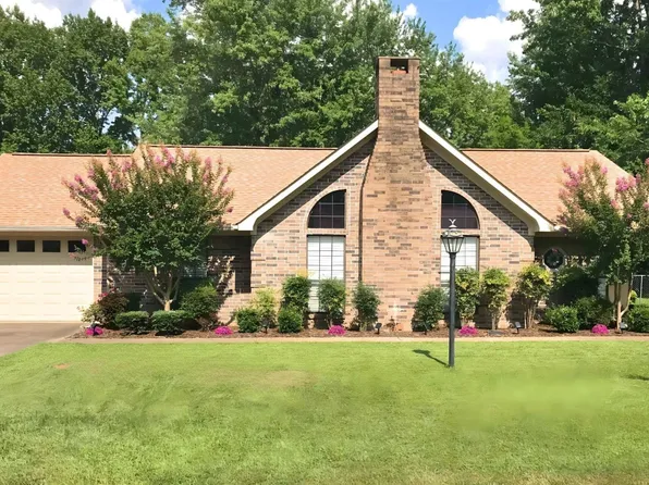 308 Jenny Lind Dr, Mena, AR 71953