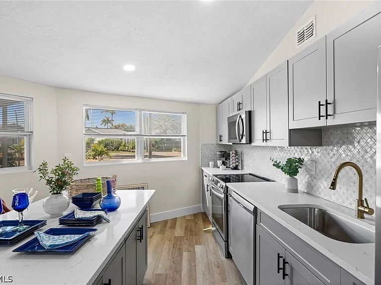 190 Tarpon Rd — Photo 5
