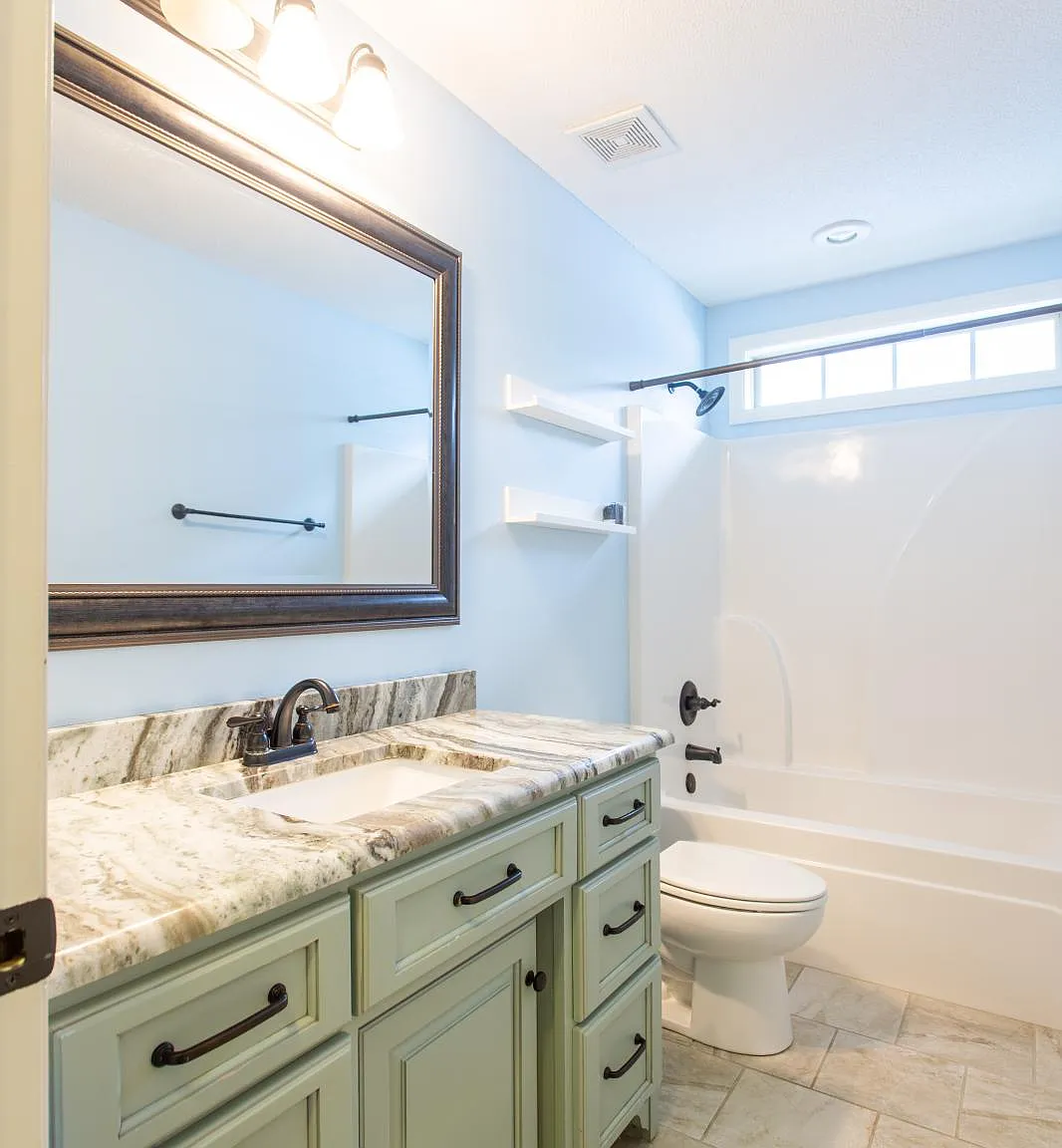 4 bed, 1562 sqft, $2,000 — Photo 4