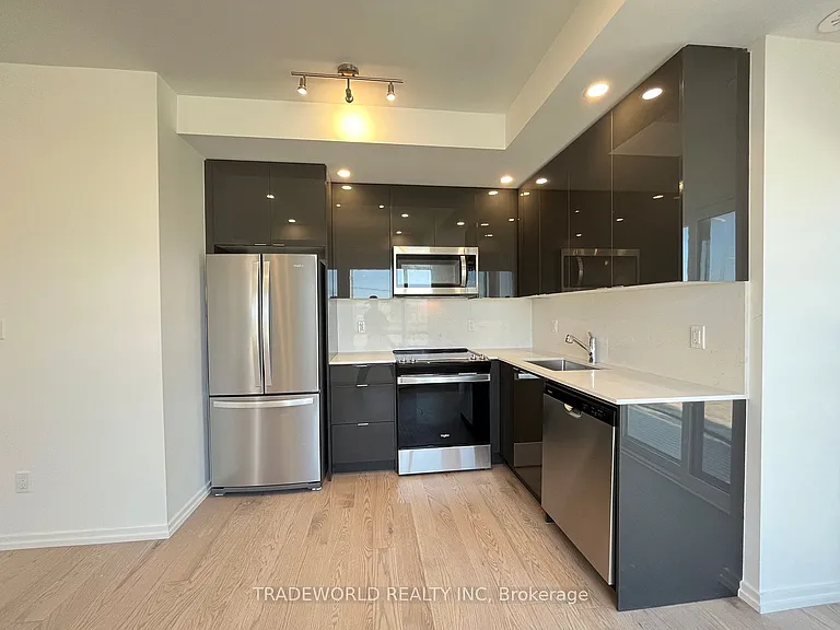 14 Lytham Green Cir #2 — Photo 5