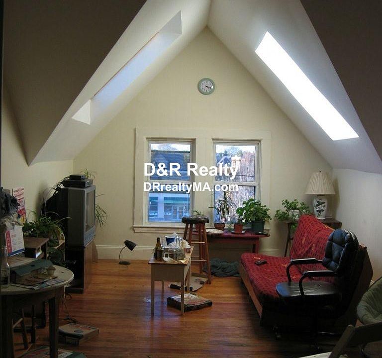 2nd image of 95 Elm St #3
