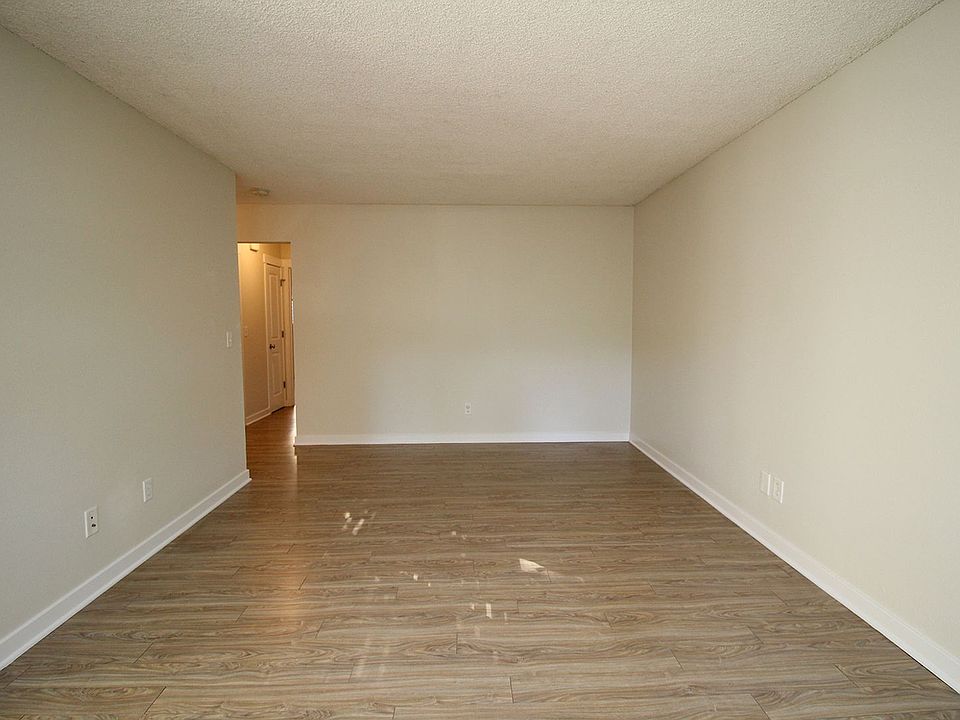 Building Photo 5
