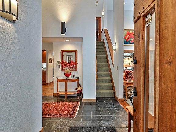 4th image of 726 East Ash Road