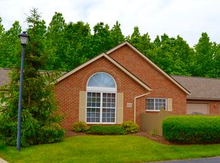 6826 Silverrock Dr, New Albany, OH 43054